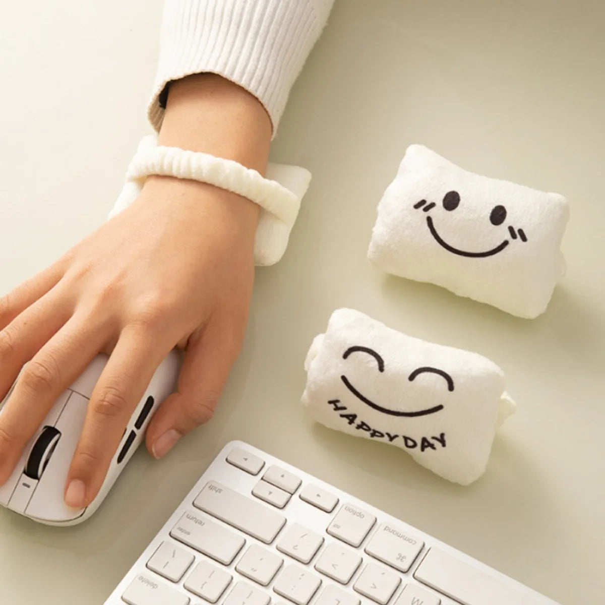 1 Pc Franky Fleece Mouse Pad, Wrist Guard, and Cute Wrist Pillow Are Perfect as Gifts for Office Workers